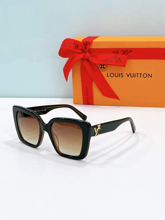 Picture of Louis Vuitton Sunglasses _SKUfw77361283fw